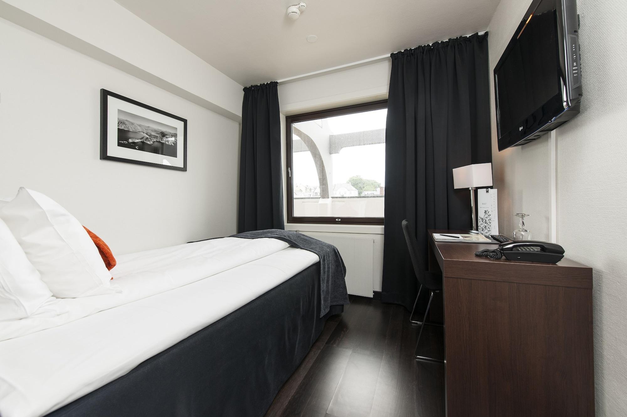 Four Monkeys Hotel Ålesund Kültér fotó