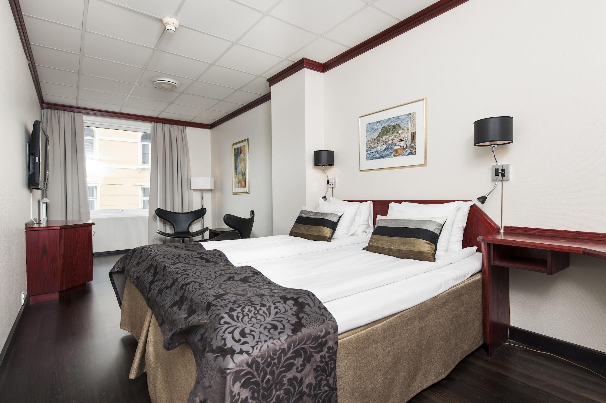 Four Monkeys Hotel Ålesund Kültér fotó