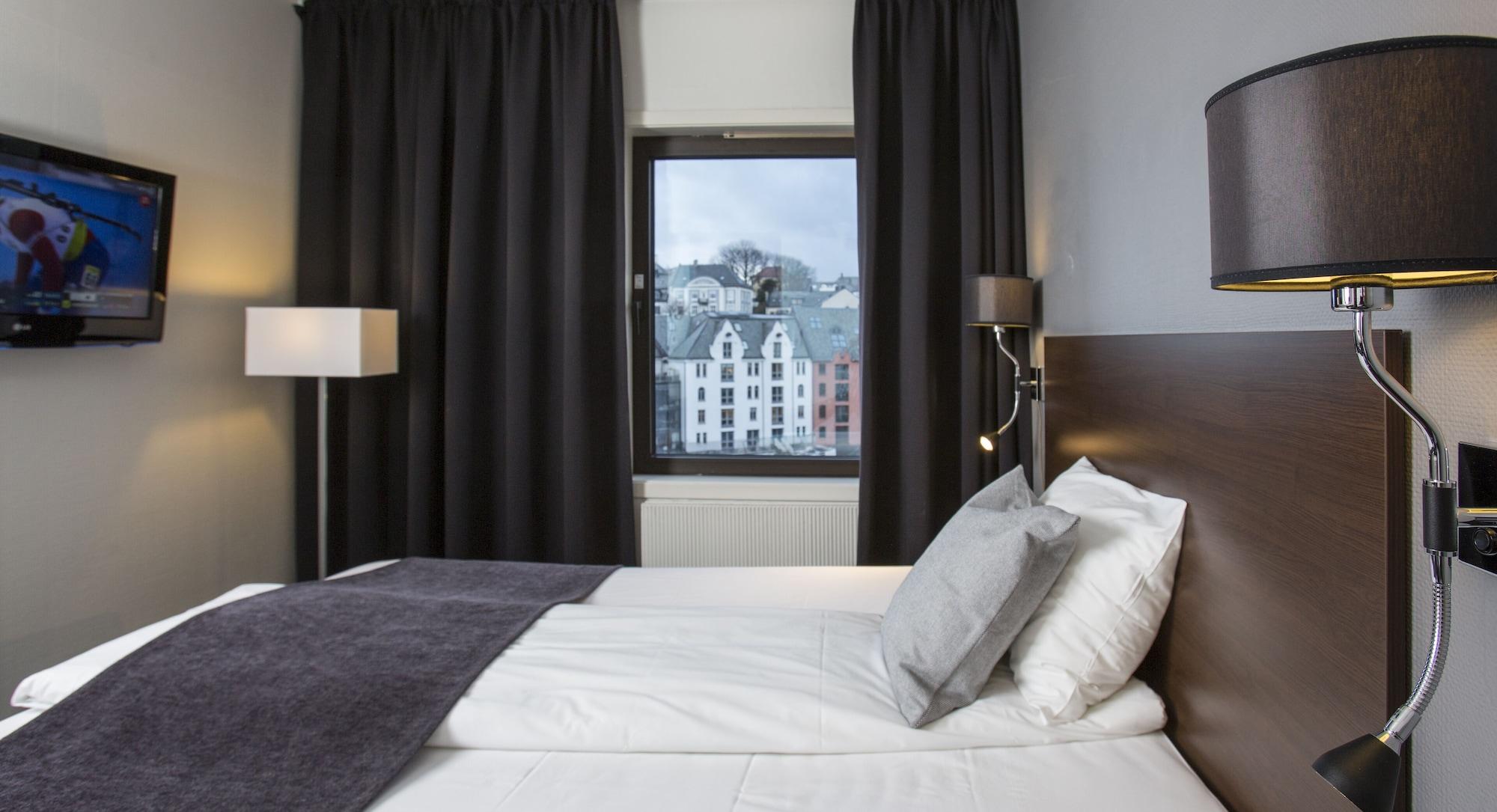 Four Monkeys Hotel Ålesund Kültér fotó