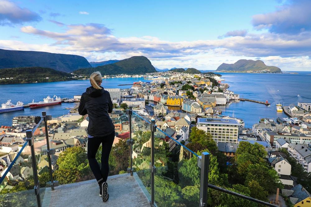Four Monkeys Hotel Ålesund Kültér fotó